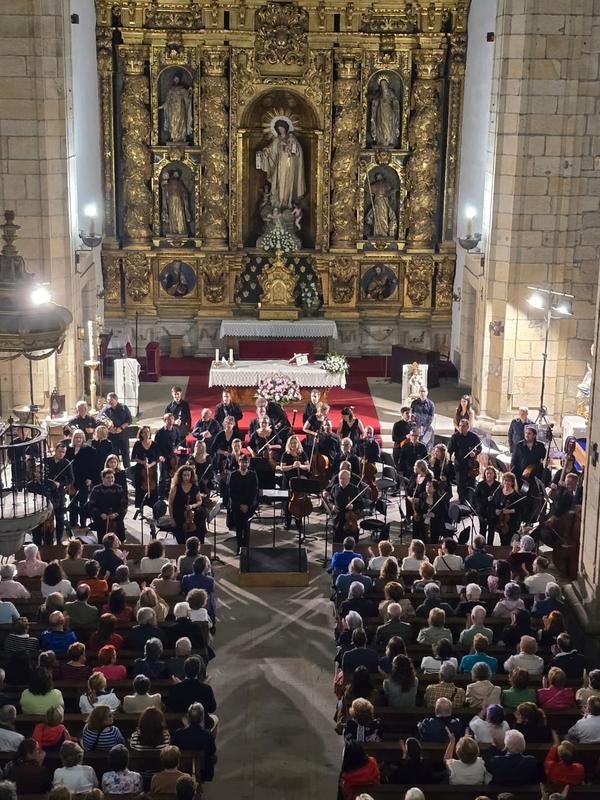 O Coro Crecente nun concerto