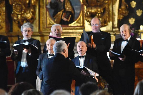 O Coro Crecente nun concerto